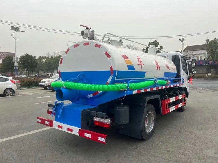 高效清潔的得力助手 吳忠紅寺堡大型四輪3噸吸糞車應用解析